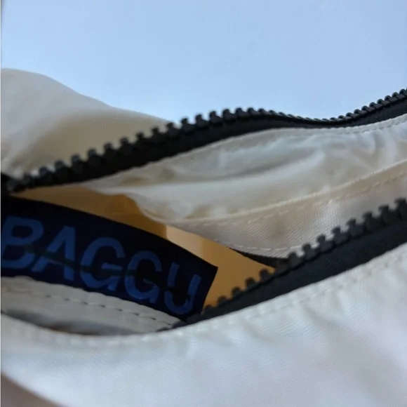 NWT BAGGU Cargo Nylon Shoulder Bag - Ivory - Picture 12 of 13
